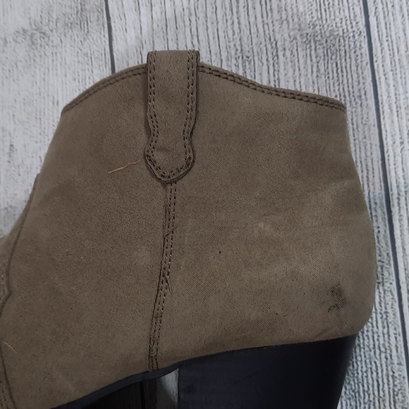 Old Navy Western Style Ankle Boot - Picture 6 of 6